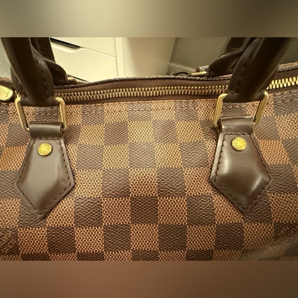 LV Speedy 30 Bandouliere Damier Ebene Shoulder Bag Brown. - Picture 11 of 16